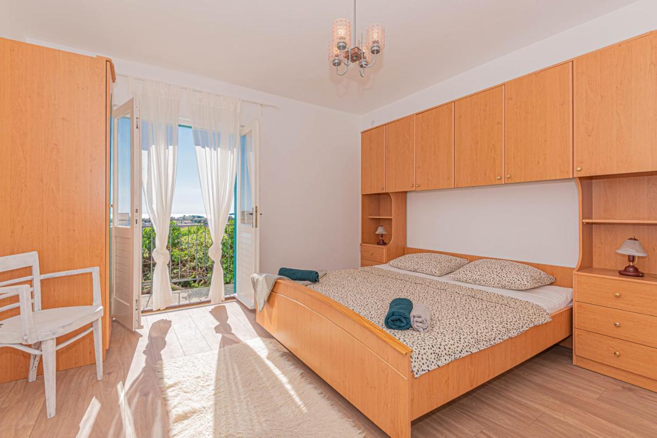 Apartment Nocturno Рогозница Экстерьер фото